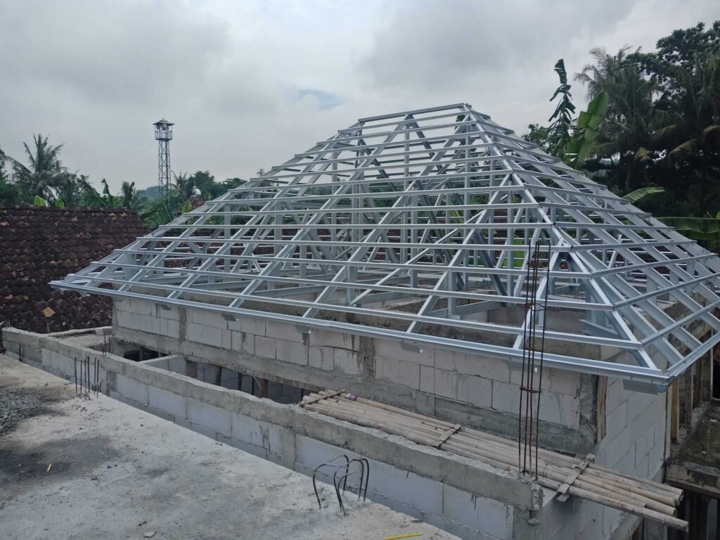 Jasa Pasang Atap Baja Ringan dan Renovasi Atap Rumah Jakarta Bogor Depok Tangerang Bekasi - Raja Baja Ringan